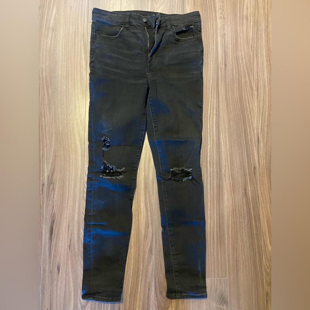 American Eagle Ripped Skinny Jean